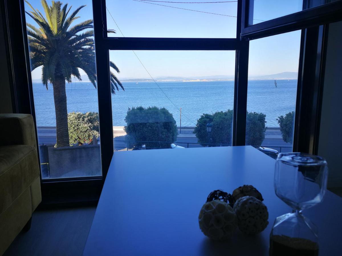 Apartamento En La Playa Lägenhet Ribeira Exteriör bild